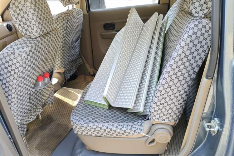 Used Wuling Hongguang 2013 1.5L Standard Version Left Rear Seat