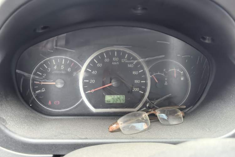 Used Wuling Hongguang 2013 1.2L S Comfort Model China IV Standard Odometer Close Up