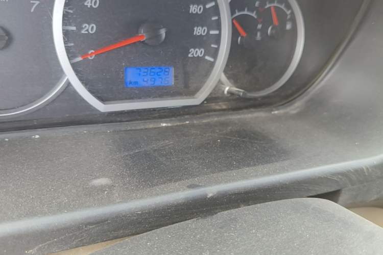 Used Wuling Hongguang 2013 1.5L Luxury Model Odometer Close Up