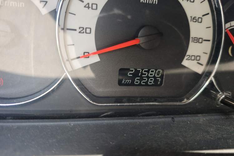 Used Wuling Hongguang 2013 1.5L S Comfort Model Odometer Close Up