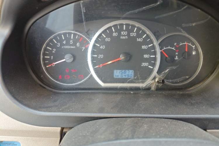 Used Wuling Hongguang 2013 1.5L Comfort Model Odometer Close Up
