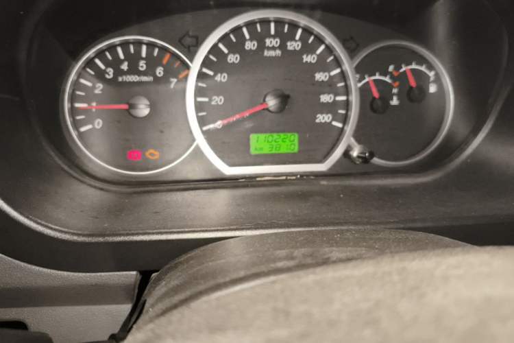 Used Wuling Hongguang 2013 1.5L Base Version Odometer Close Up