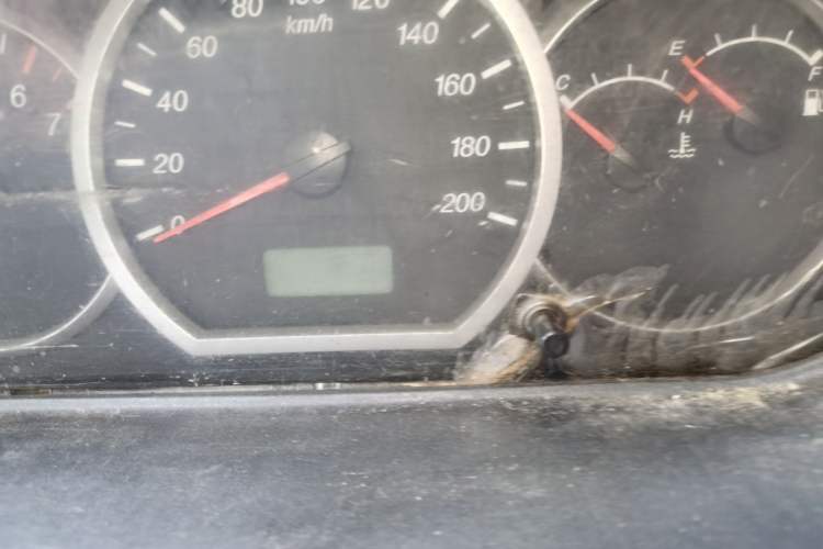Used Wuling Hongguang 2013 1.2L S Comfort Model China IV Standard Odometer Close Up