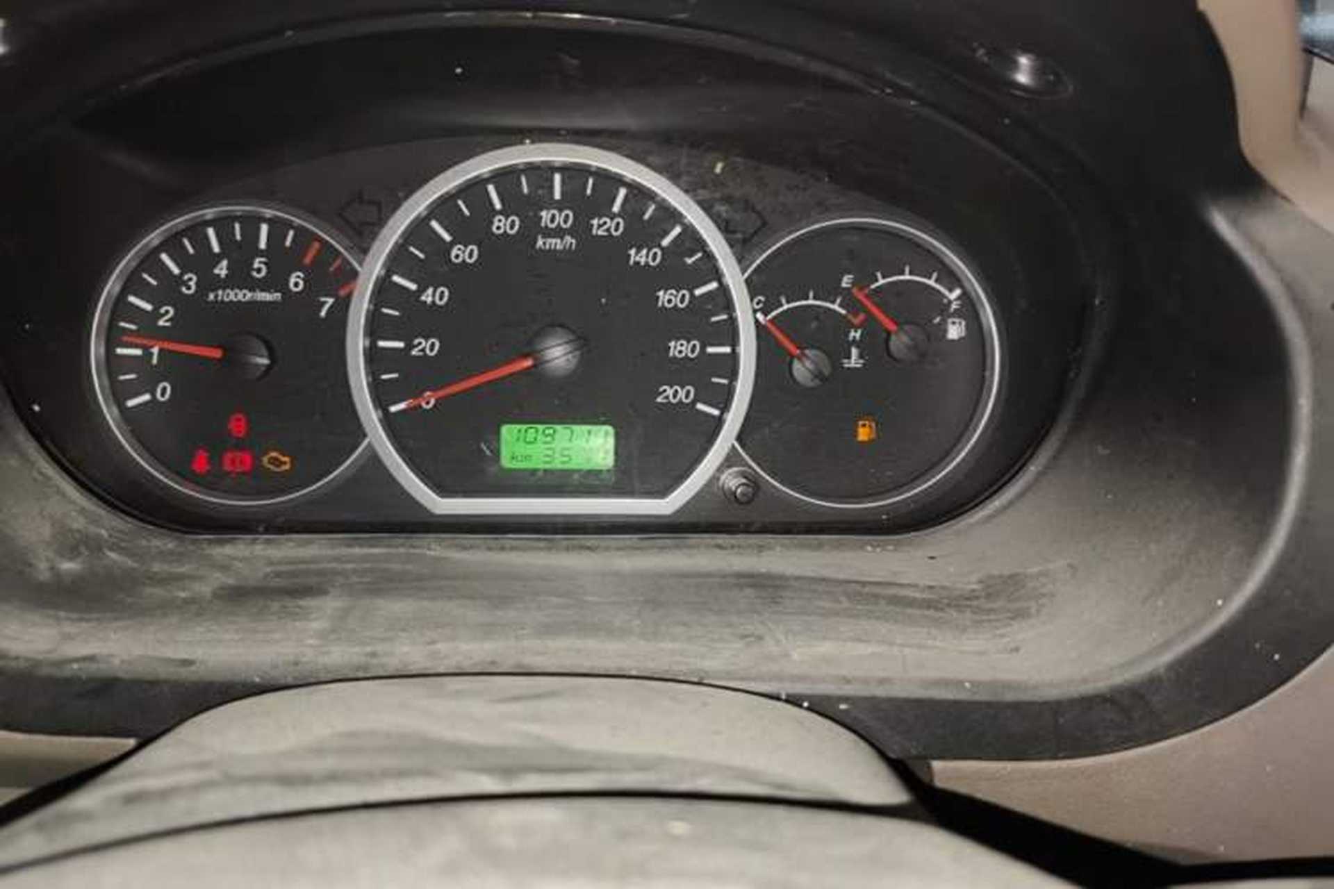 Used Wuling Hongguang 2013 1.5L Standard Version Odometer Close Up