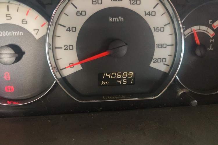 Used Wuling Hongguang 2013 1.5L S Comfort Model Odometer Close Up