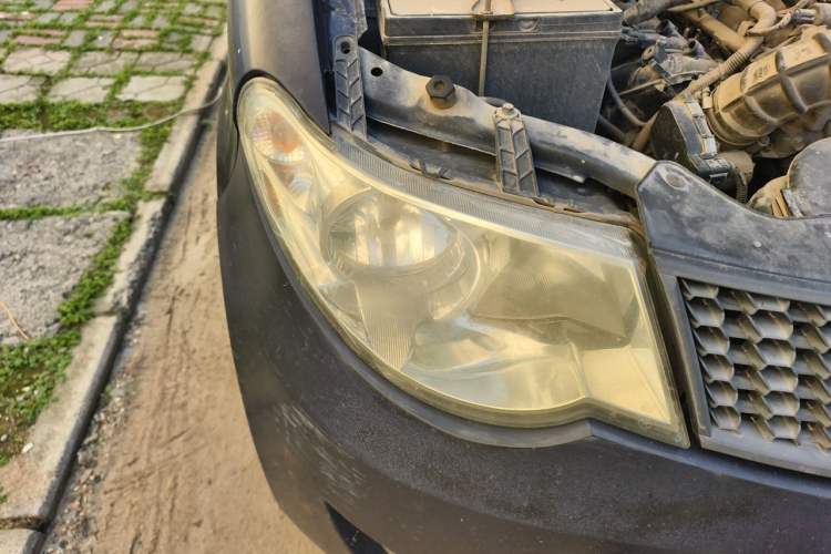 Used Wuling Hongguang 2013 1.5L Standard Version Right Front Headlight