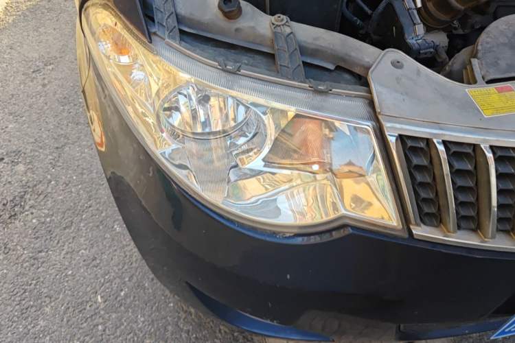 Used Wuling Hongguang 2013 1.5L Comfort Model Right Front Headlight