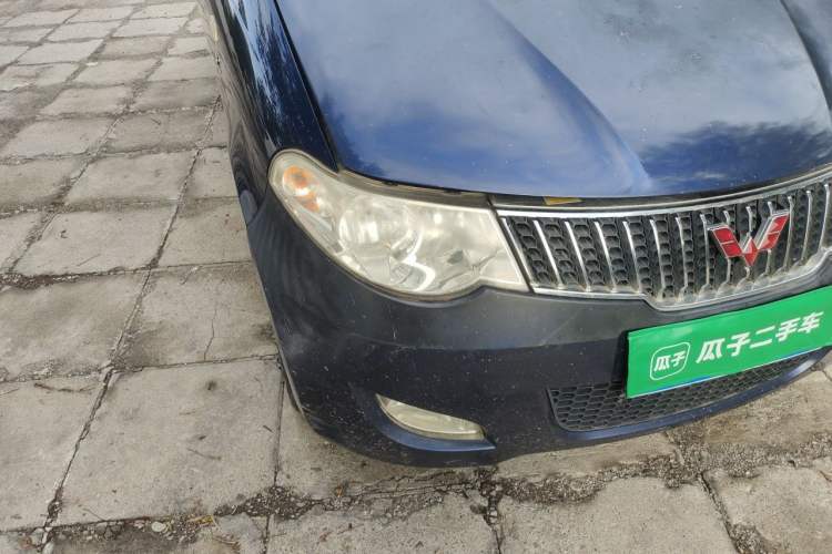 Used Wuling Hongguang 2013 1.5L Comfort Model Right Front Headlight
