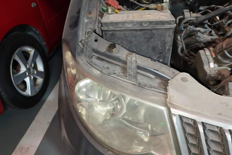 Used Wuling Hongguang 2013 1.5L Standard Version Right Front Headlight