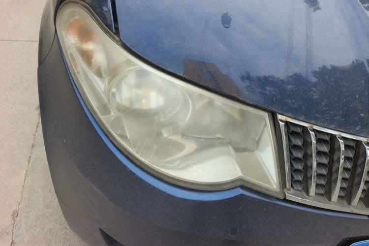 Used Wuling Hongguang 2013 1.5L Comfort Model Right Front Headlight