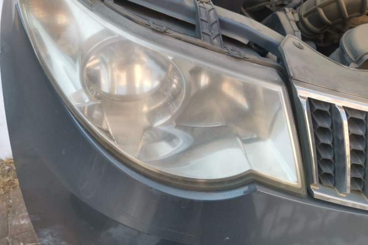 Used Wuling Hongguang 2013 1.5L Standard Version Right Front Headlight