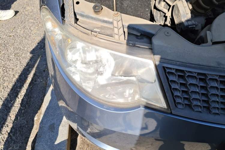 Used Wuling Hongguang 2013 1.5L Standard Version Right Front Headlight