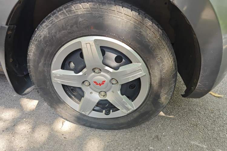 Used Wuling Hongguang 2013 1.5L Base Version Right Front Wheel Hub