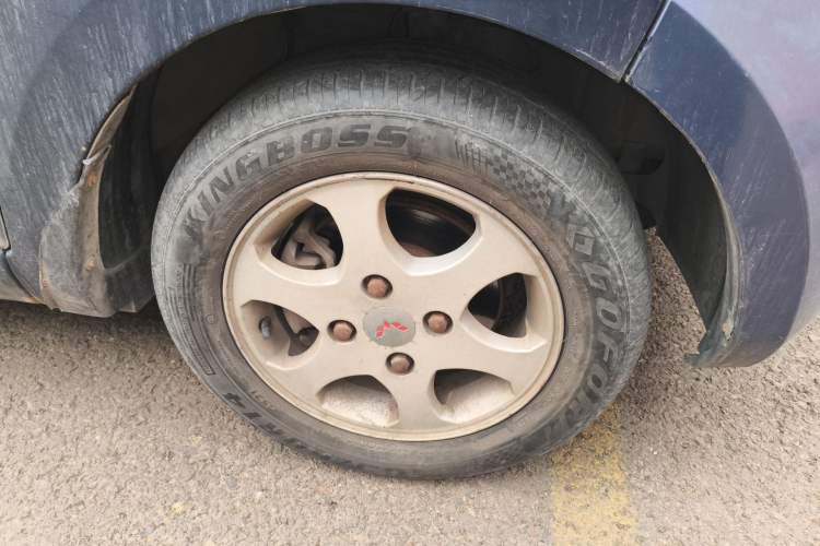 Used Wuling Hongguang 2013 1.5L Base Version Right Front Wheel Hub