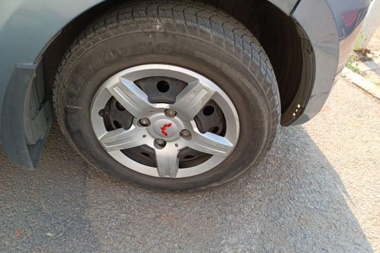 Used Wuling Hongguang 2013 1.5L Base Version Right Front Wheel Hub