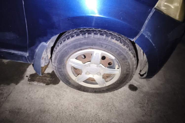 Used Wuling Hongguang 2013 1.5L Base Version Right Front Wheel Hub
