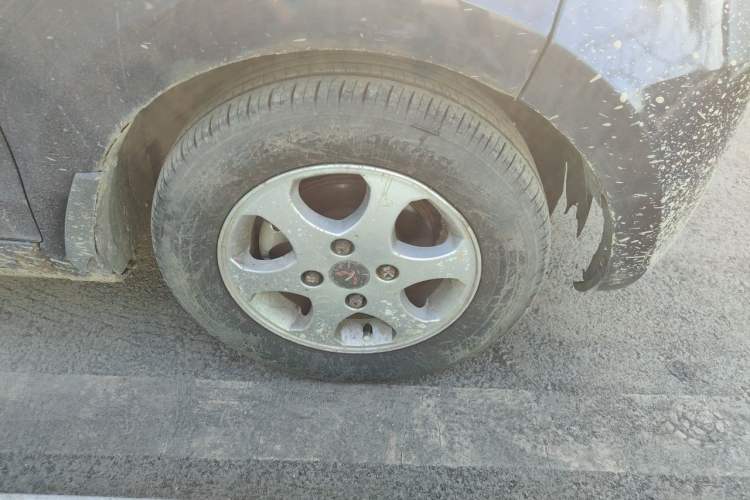 Used Wuling Hongguang 2013 1.5L Standard Version Right Front Wheel Hub