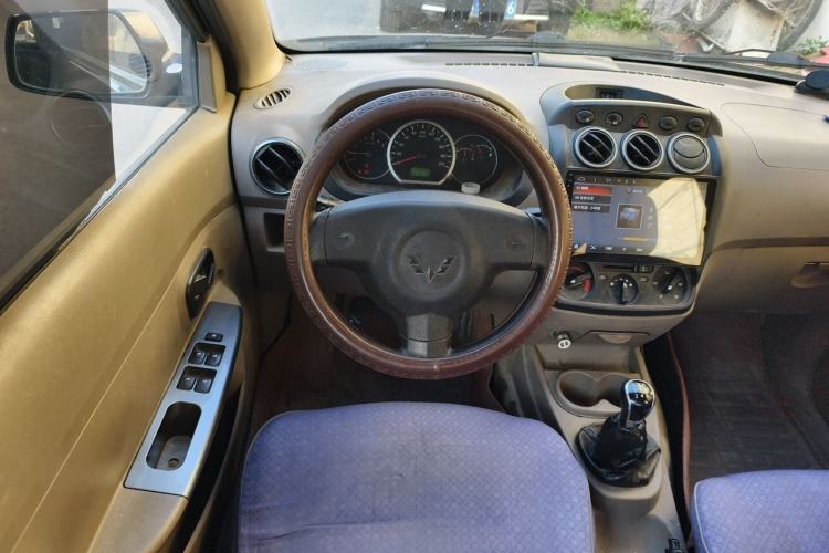 Used Wuling Hongguang 2013 1.5L Standard Version Steering Wheel