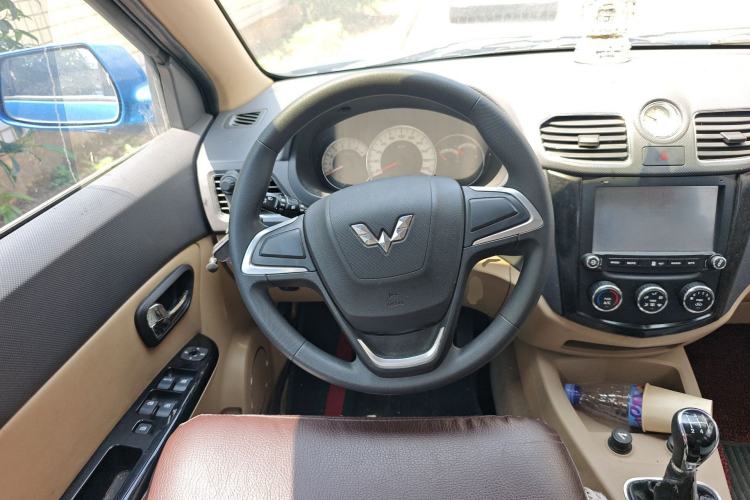 Used Wuling Hongguang 2013 1.5L S Comfort Model Steering Wheel