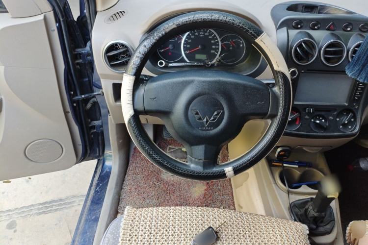 Used Wuling Hongguang 2013 1.5L Comfort Model Steering Wheel