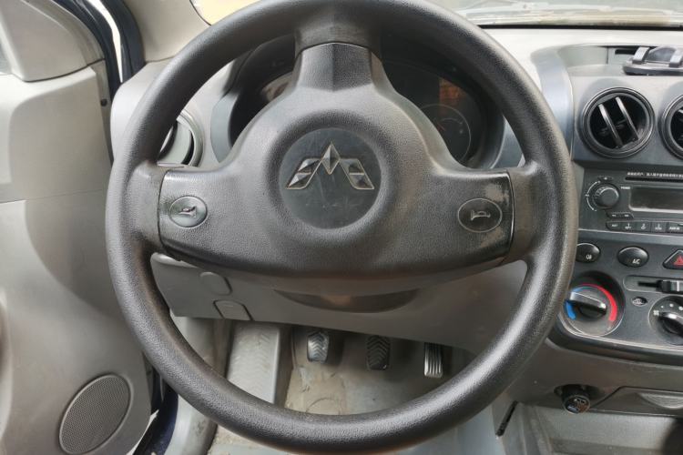 Used Wuling Hongguang 2013 1.2L S Comfort Model China IV Standard Steering Wheel
