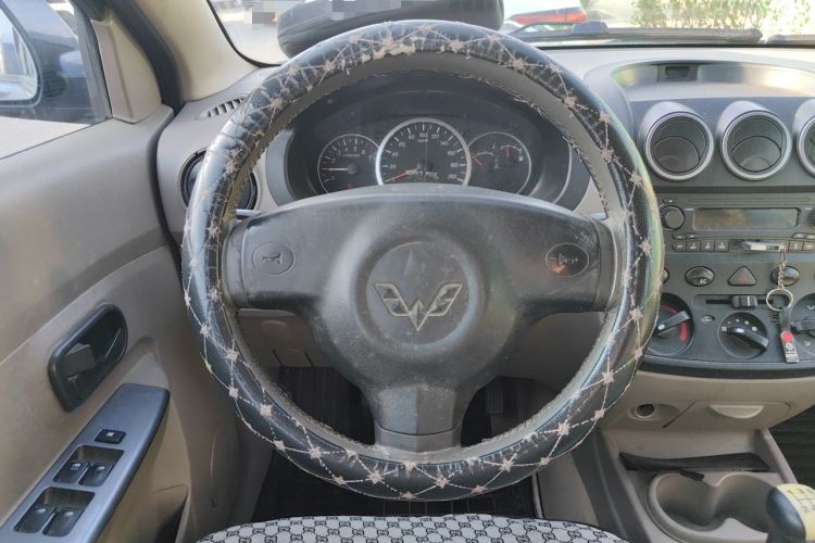 Used Wuling Hongguang 2013 1.5L Standard Version Steering Wheel