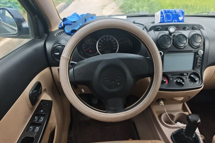 Used Wuling Hongguang 2013 1.5L Luxury Model Steering Wheel