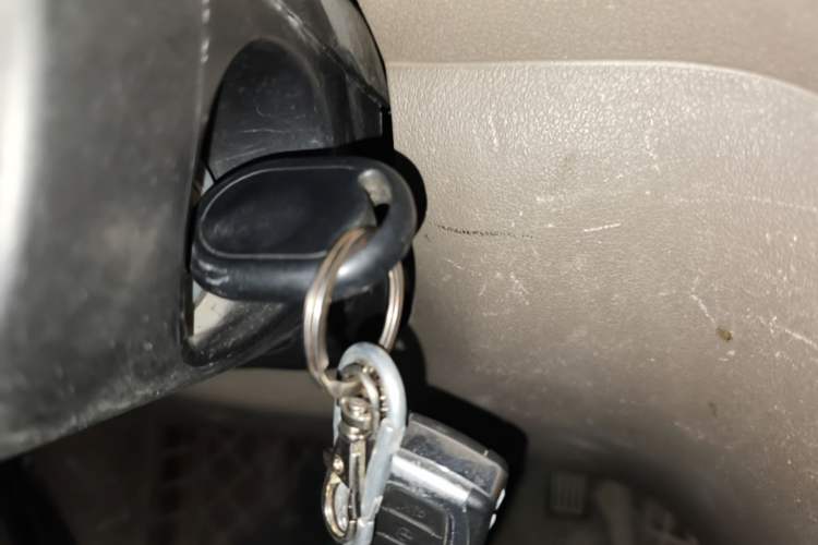 Used Wuling Hongguang 2013 1.5L Standard Version Vehicle Key