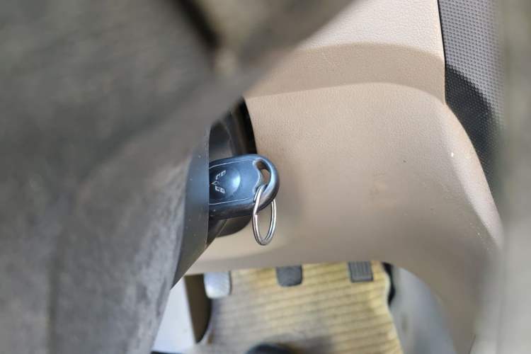 Used Wuling Hongguang 2013 1.5L Standard Version Vehicle Key