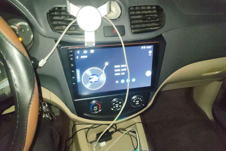 Used Wuling Hongguang 2013 1.5L S Comfort Model Audio And AC Panel