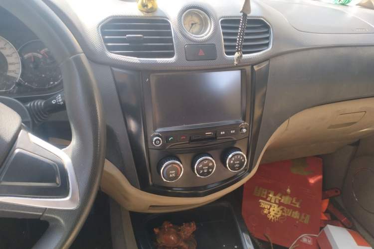 Used Wuling Hongguang 2013 1.5L S Luxury Model Audio And AC Panel