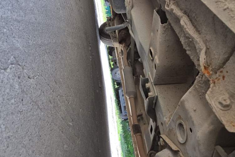 Used Wuling Hongguang 2013 1.5L S Comfort Model Chassis Front Right