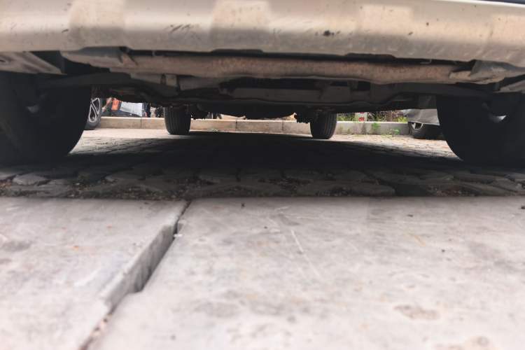 Used Wuling Hongguang 2013 1.5L S Comfort Model Chassis Front