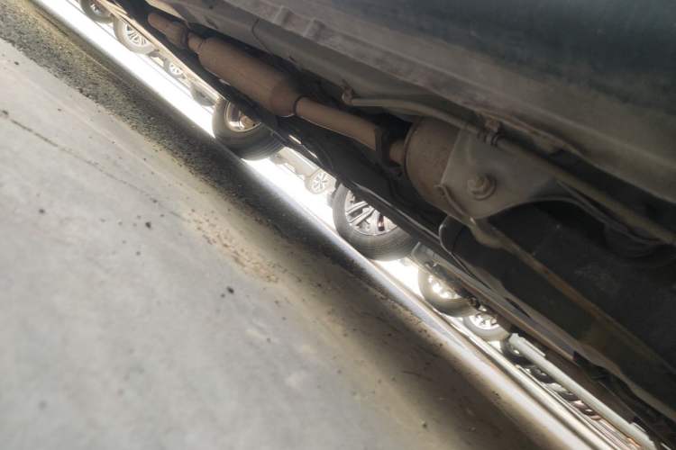 Used Wuling Hongguang 2013 1.5L S Luxury Model Chassis Rear Left