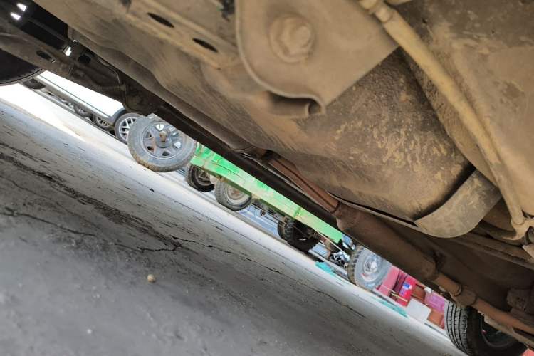 Used Wuling Hongguang 2013 1.5L S Comfort Model Chassis Rear Right