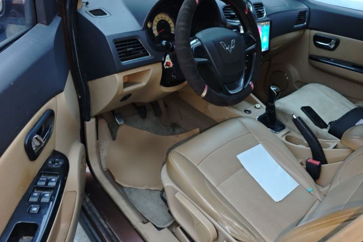 Used Wuling Hongguang 2013 1.5L S Comfort Model Driver Seat