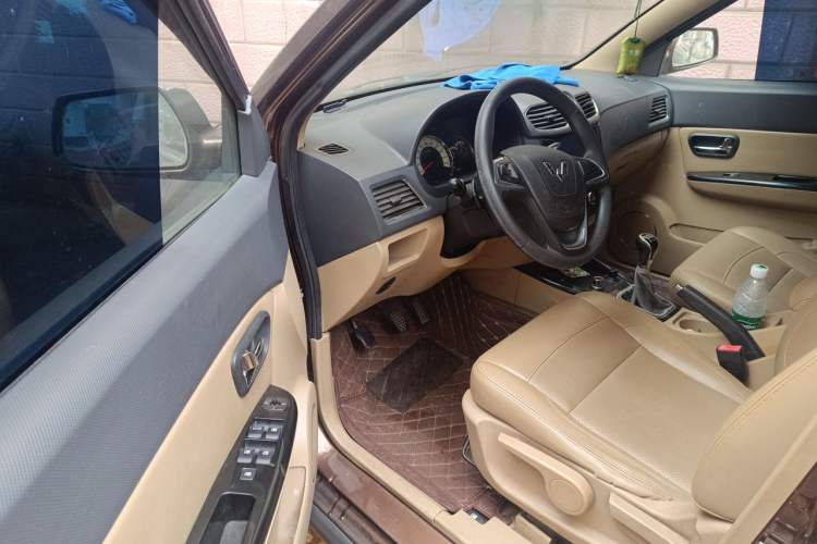 Used Wuling Hongguang 2013 1.5L S Comfort Model Driver Seat