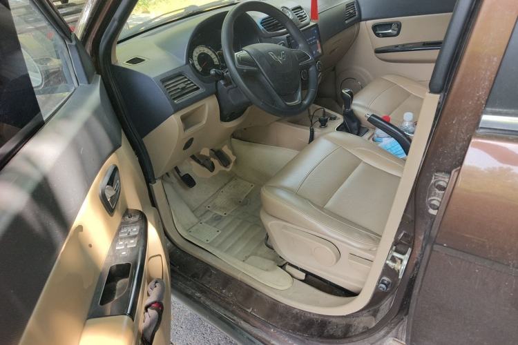 Used Wuling Hongguang 2013 1.2L S Comfort Model China IV Standard Driver Seat