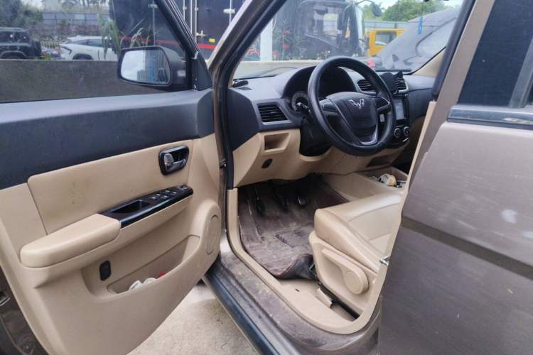 Used Wuling Hongguang 2013 1.2L S Comfort Model China IV Standard Driver Seat