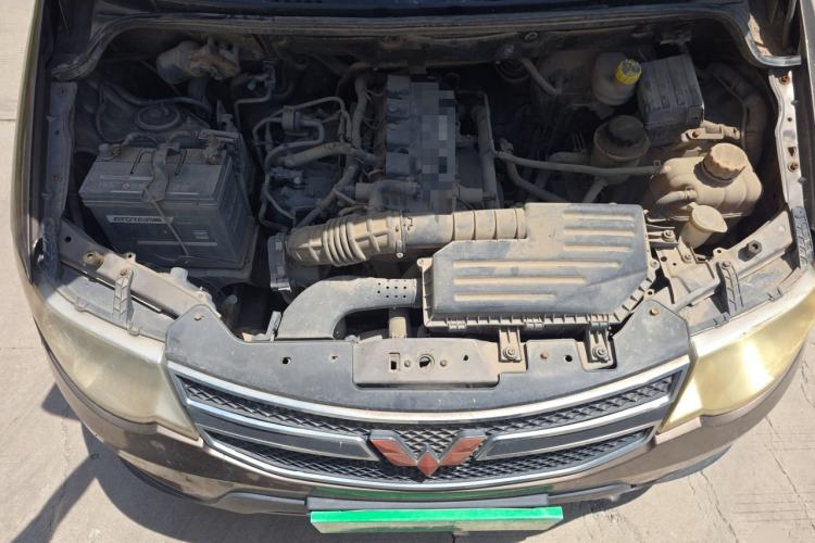 Used Wuling Hongguang 2013 1.5L S Comfort Model Engine Bay