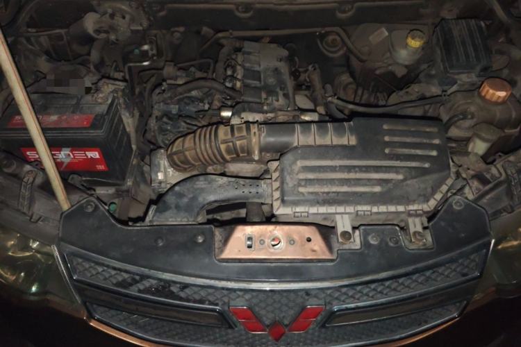 Used Wuling Hongguang 2013 1.5L S Comfort Model Engine Bay