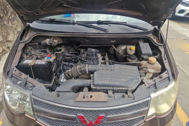 Used Wuling Hongguang 2013 1.5L S Comfort Model Engine Bay