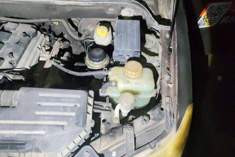 Used Wuling Hongguang 2013 1.5L S Comfort Model Engine Bay Left