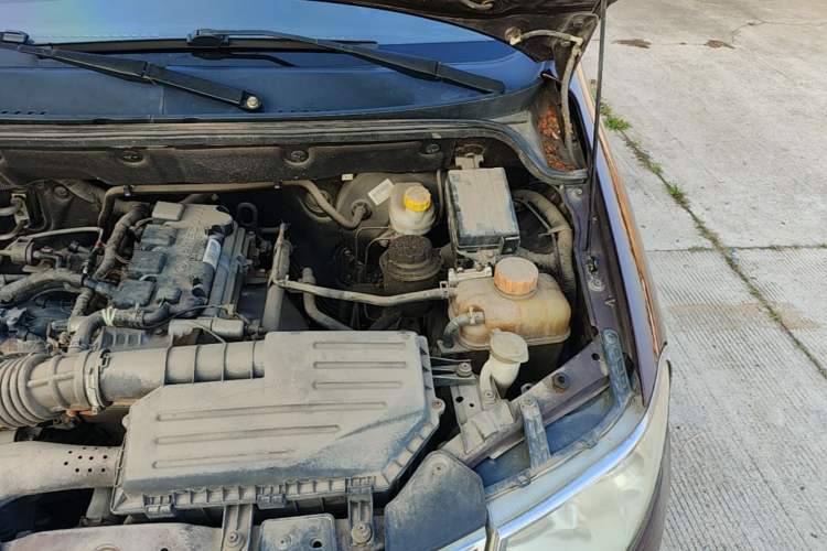 Used Wuling Hongguang 2013 1.5L S Comfort Model Engine Bay Left