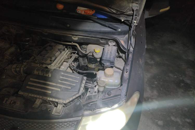 Used Wuling Hongguang 2013 1.5L S Comfort Model Engine Bay Left