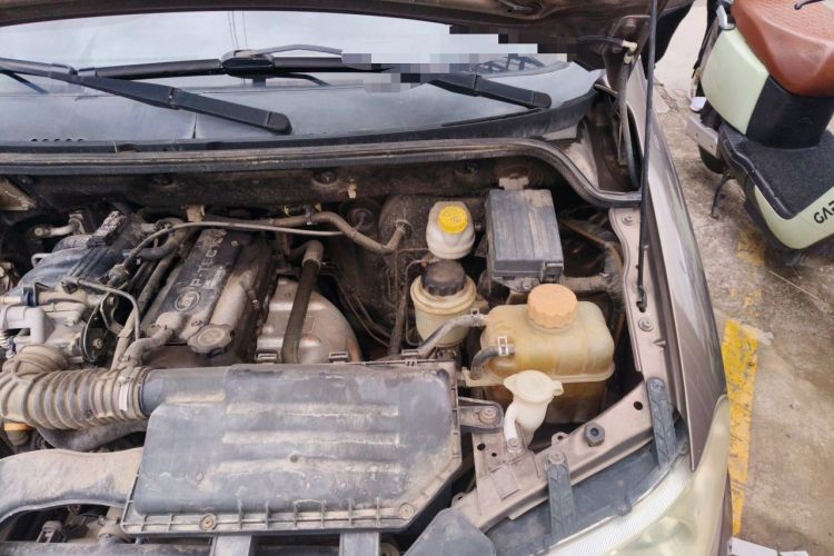 Used Wuling Hongguang 2013 1.2L S Comfort Model China IV Standard Engine Bay Left