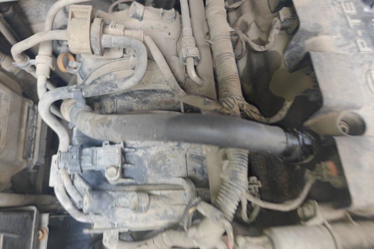 Used Wuling Hongguang 2013 1.5L Base Version Engine Bay