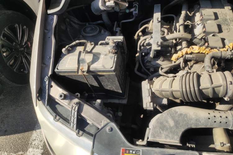 Used Wuling Hongguang 2013 1.5L S Luxury Model Engine Bay Right