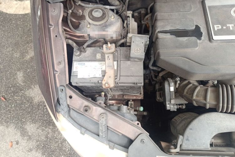 Used Wuling Hongguang 2013 1.5L S Comfort Model Engine Bay Right