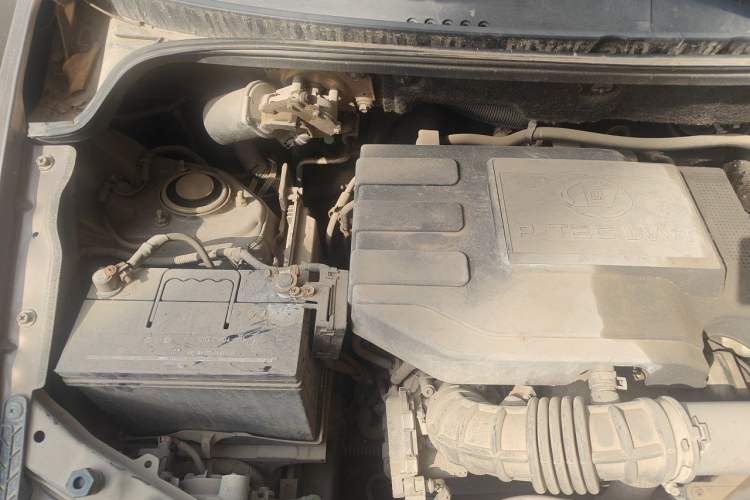 Used Wuling Hongguang 2013 1.5L S Luxury Model Engine Bay Right